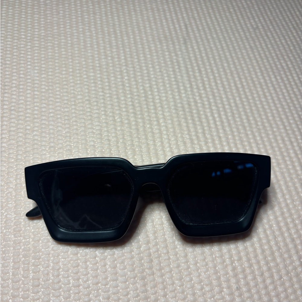 Black Square Sunglasses